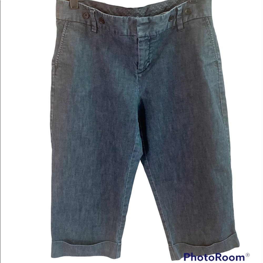 GAP Blue jean capris Size 10